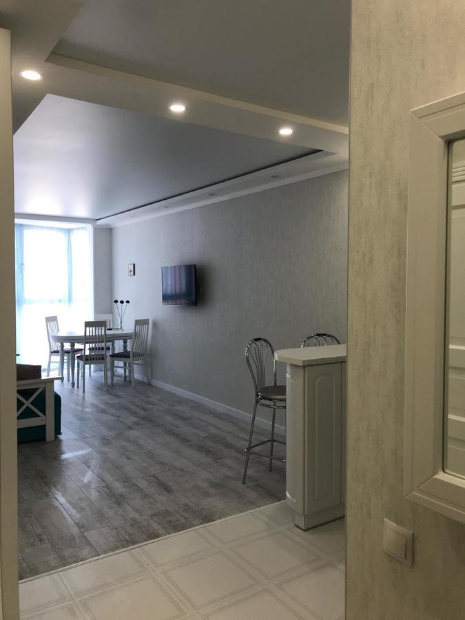 קייב Luxe Apartment On Drahomanova מראה חיצוני תמונה